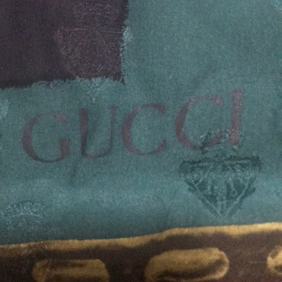 Gucci scarf 53 x 53” - Picture 2 of 3